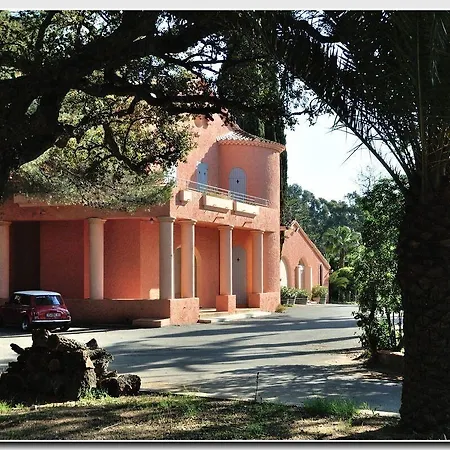 Chateau Maravenne Bed & Breakfast 3*
