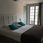 Chateau Maravenne Bed and breakfast