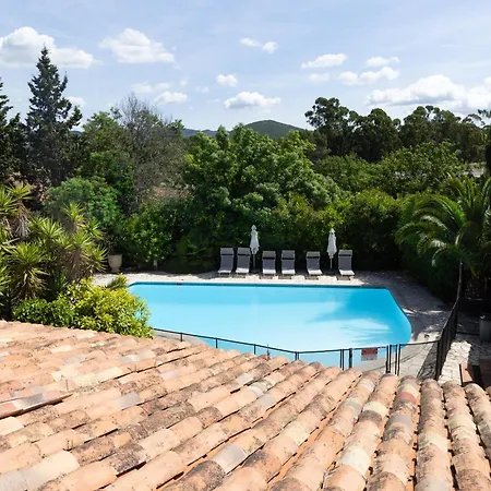 Chateau Maravenne Bed & Breakfast