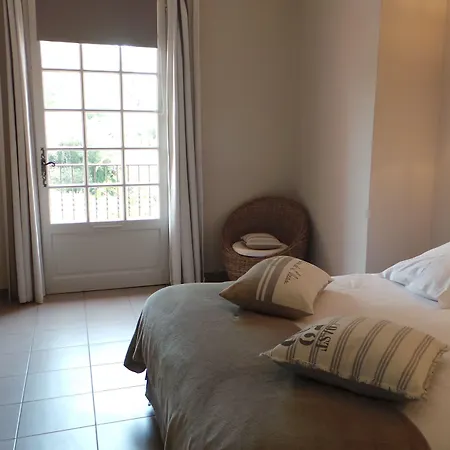 Chateau Maravenne 3* 拉隆德莱丝莫里斯