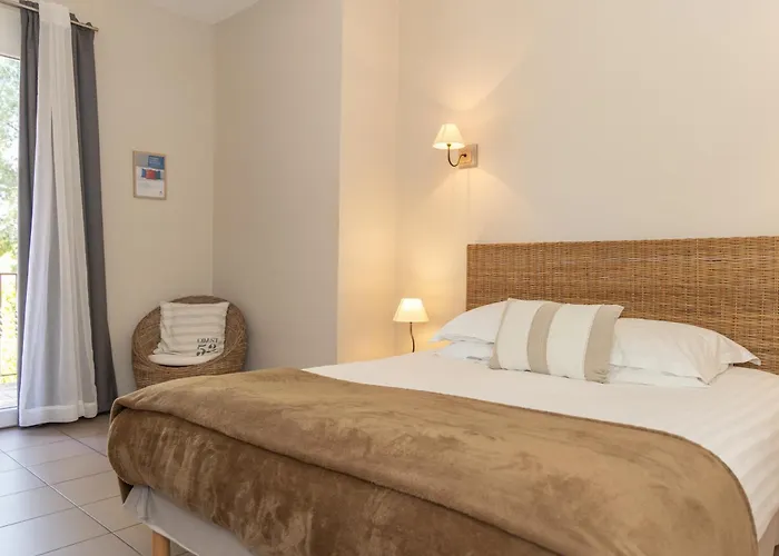 Chateau Maravenne 3*