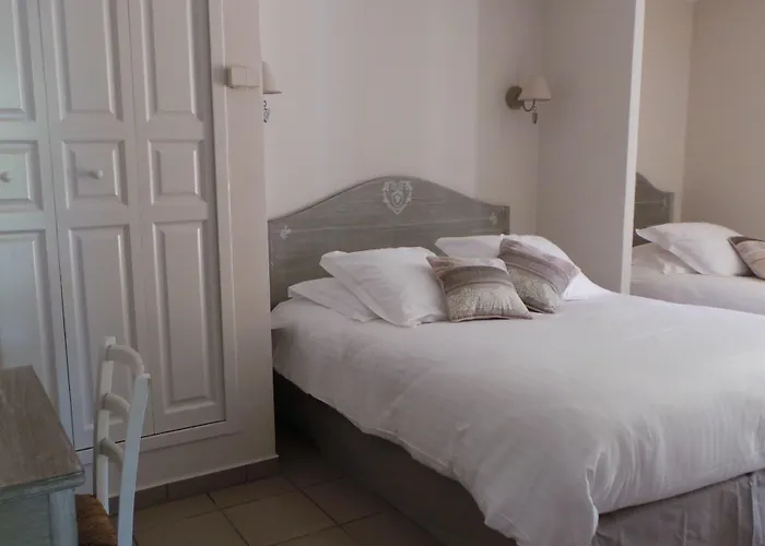 Chateau Maravenne Bed & Breakfast 3*